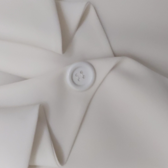 Long White Blazer - Picture 2 of 8